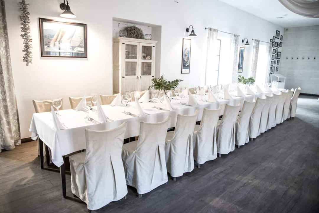 Hotel Portus Slupsk Ngoại thất bức ảnh